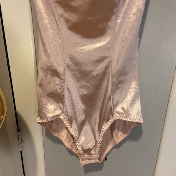 Elegant Pink Women's Vintage Bodysuit - Picture 11 of 11